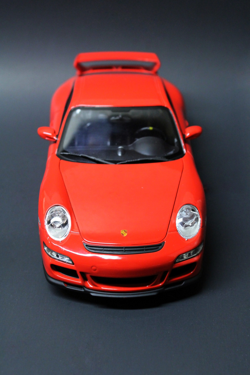Illustration for article titled 1:18 Scale Porsche 997 GT3 by Welly